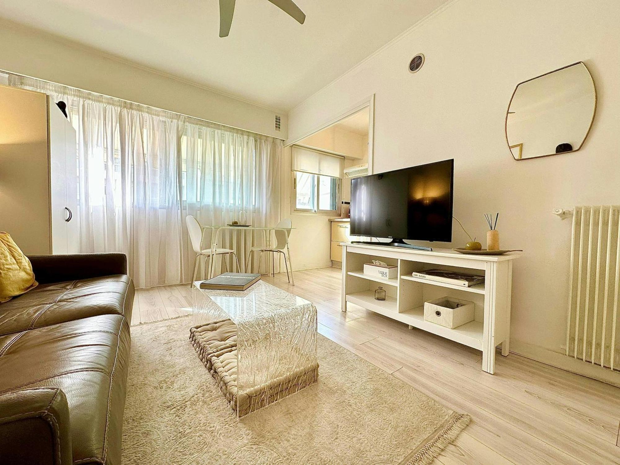 2 Pieces Centre Proche Palais Appartement *