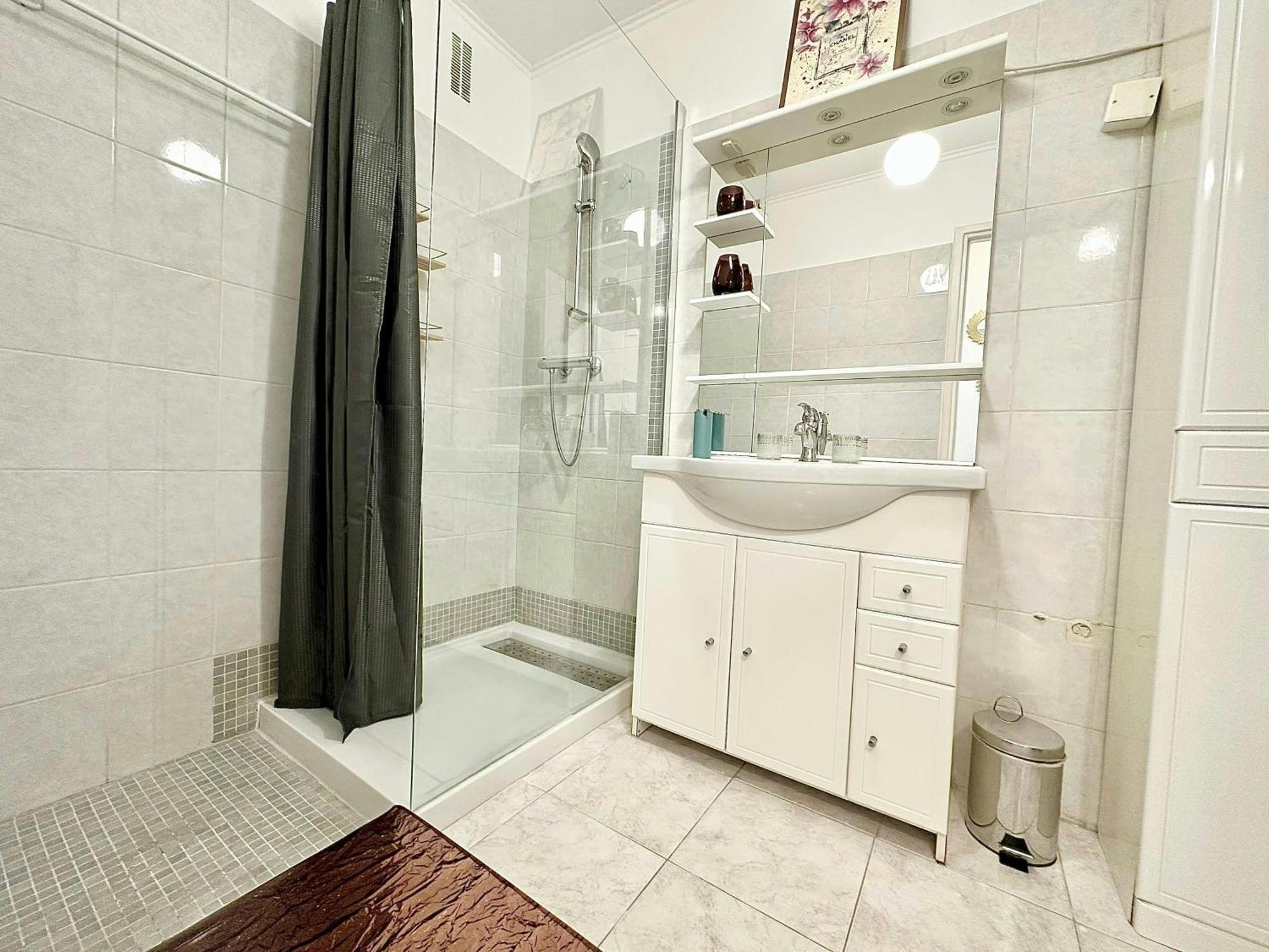 2 Pieces Centre Proche Palais Apartment