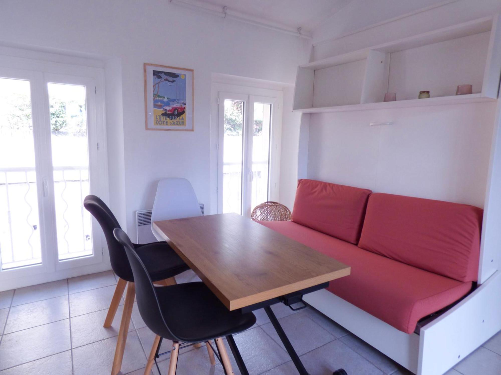 Apartment Divona - 1 Bedroom Apartment, Pool & 5min Away *