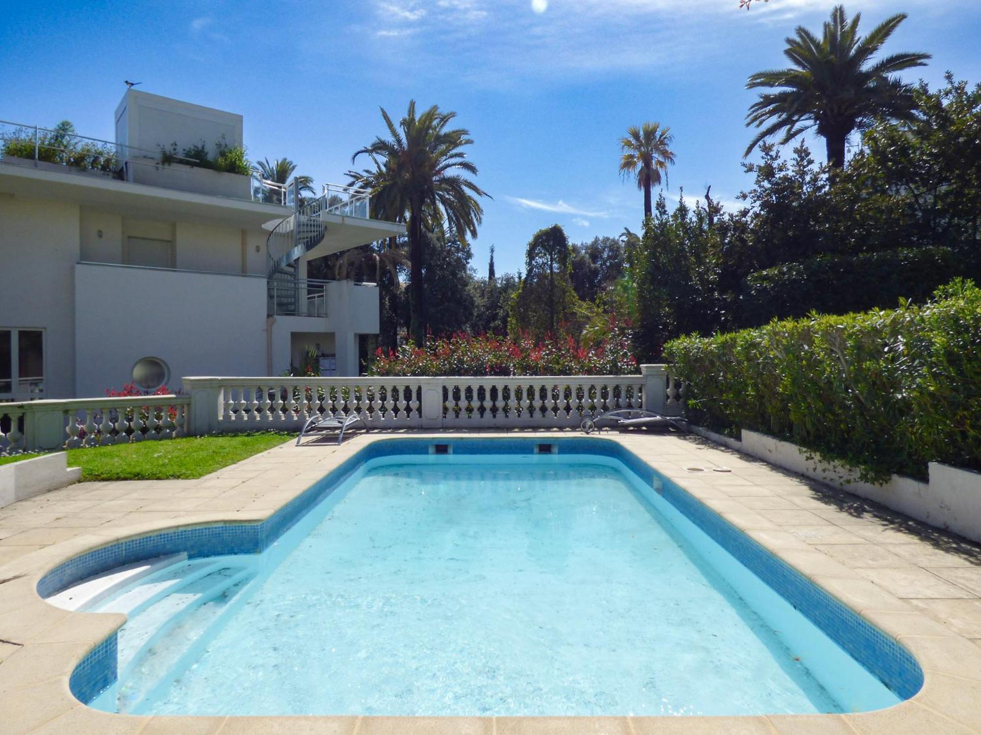 Apartment Divona - 1 Bedroom Apartment, Pool & 5min Away