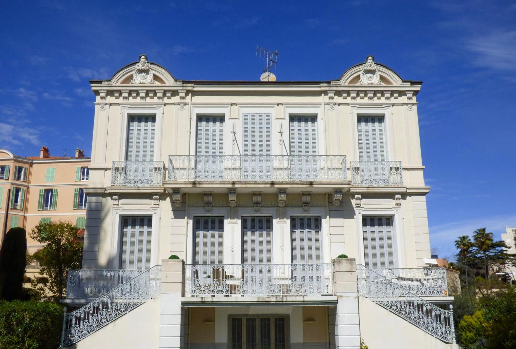 Apartment Divona - 1 Bedroom Apartment, Pool & 5min Away Cannes