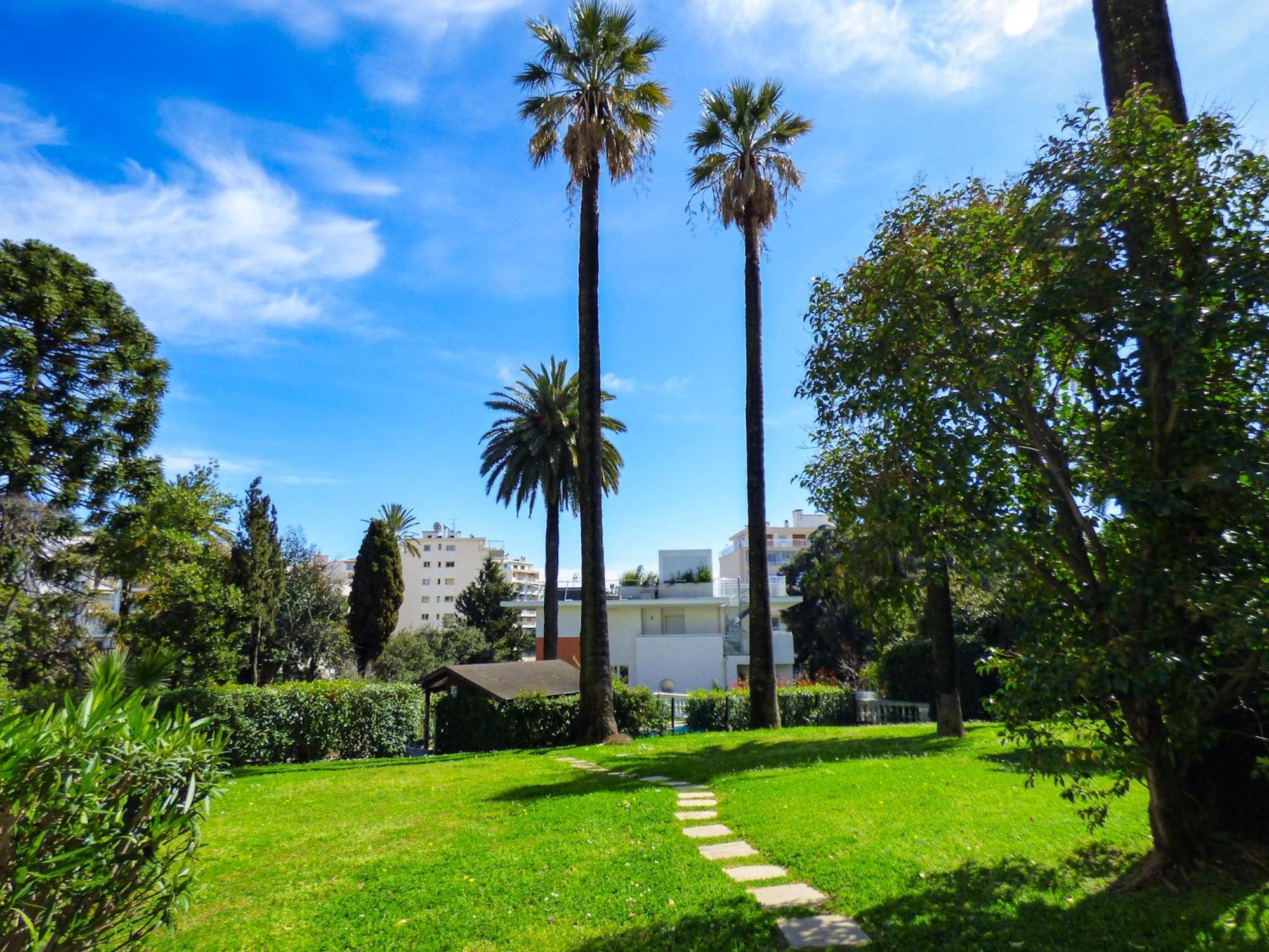 Divona - 1 Bedroom Apartment, Pool & 5min Away