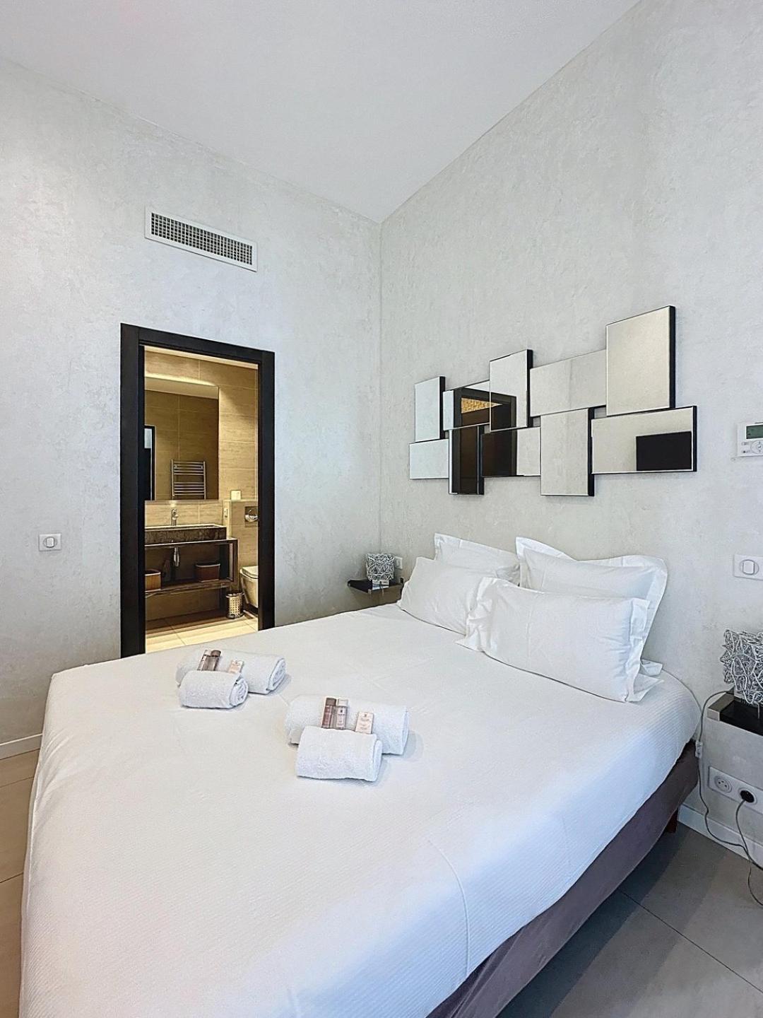 Du Louvre - Lra * Cannes