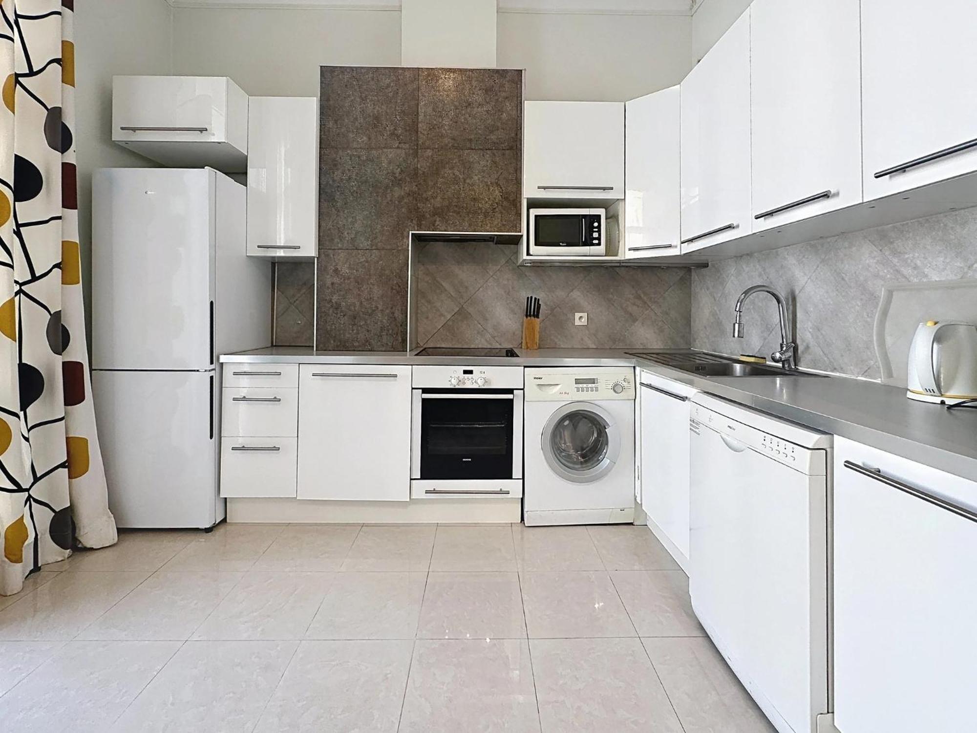 2 Bedroom Forville. 8 Mins From The Palais. 328 * Cannes