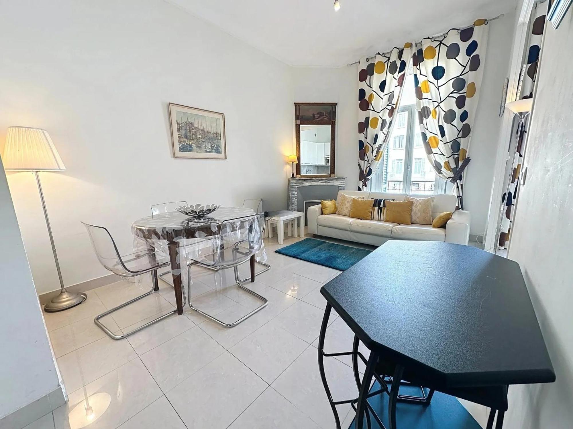 2 Bedroom Forville. 8 Mins From The Palais. 328 Appartement Cannes