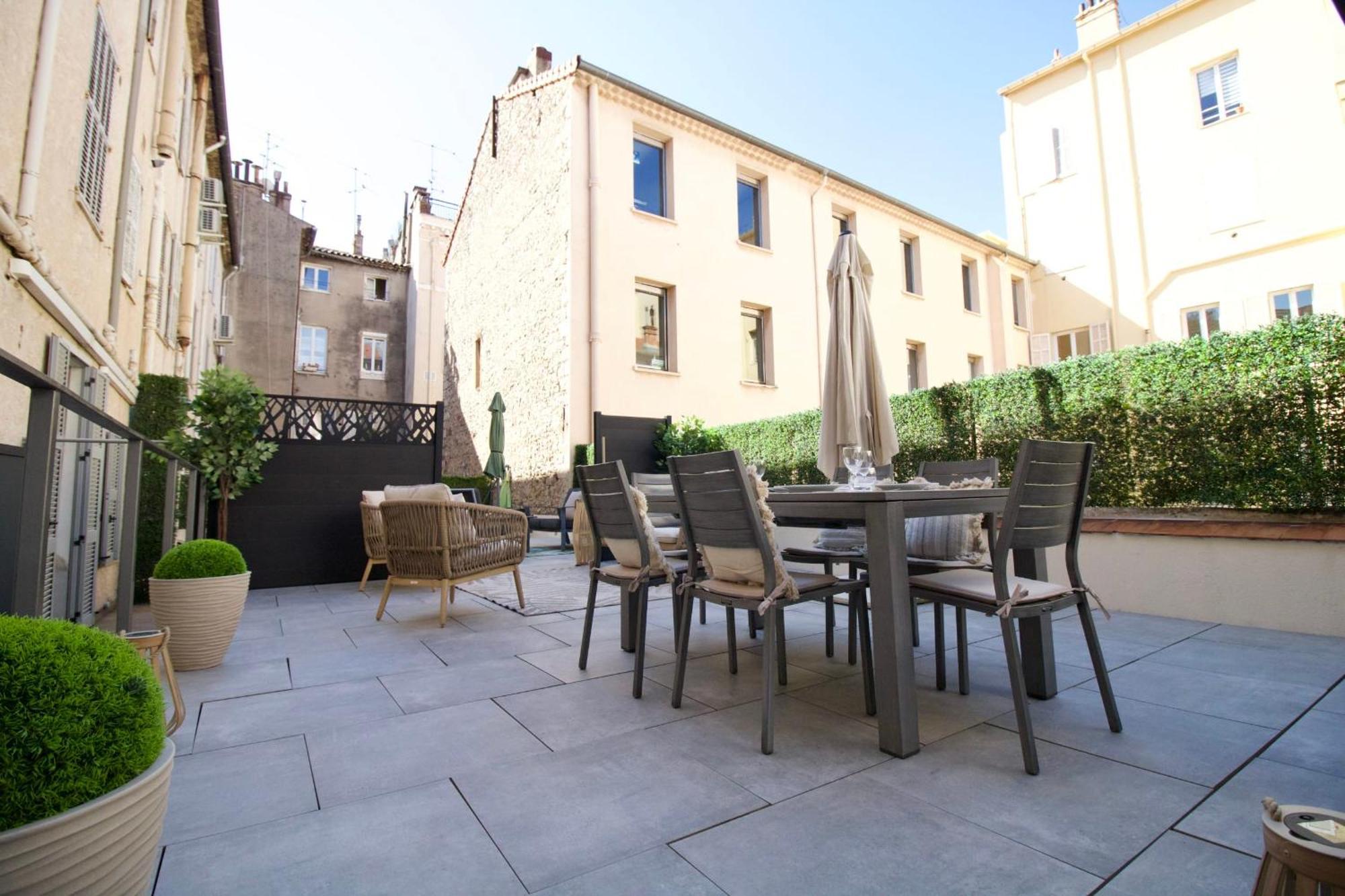4 Bedrooms 4 Bathrooms Terrace * Cannes