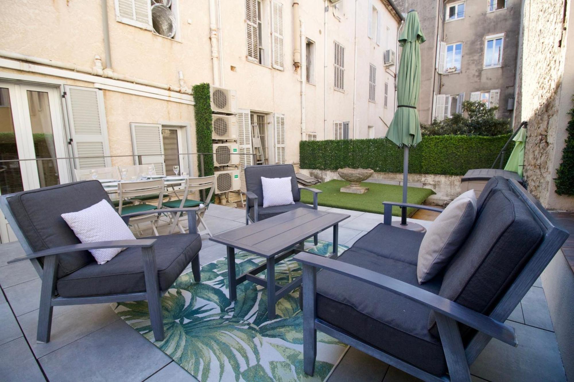 4 Bedrooms 4 Bathrooms Terrace Appartement *