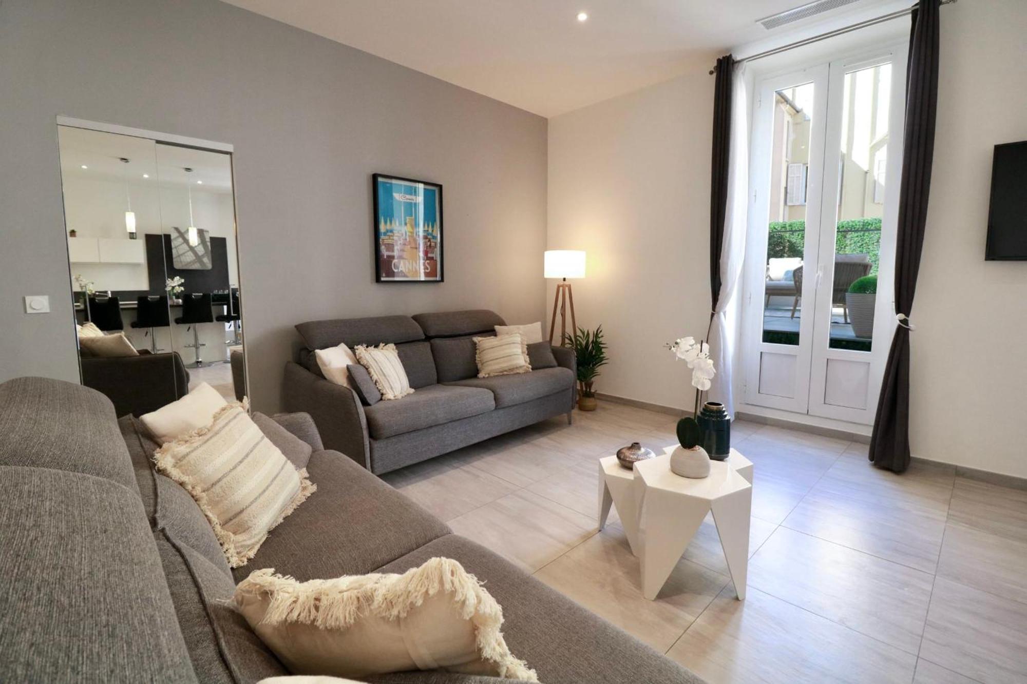 4 Bedrooms 4 Bathrooms Terrace Appartement *