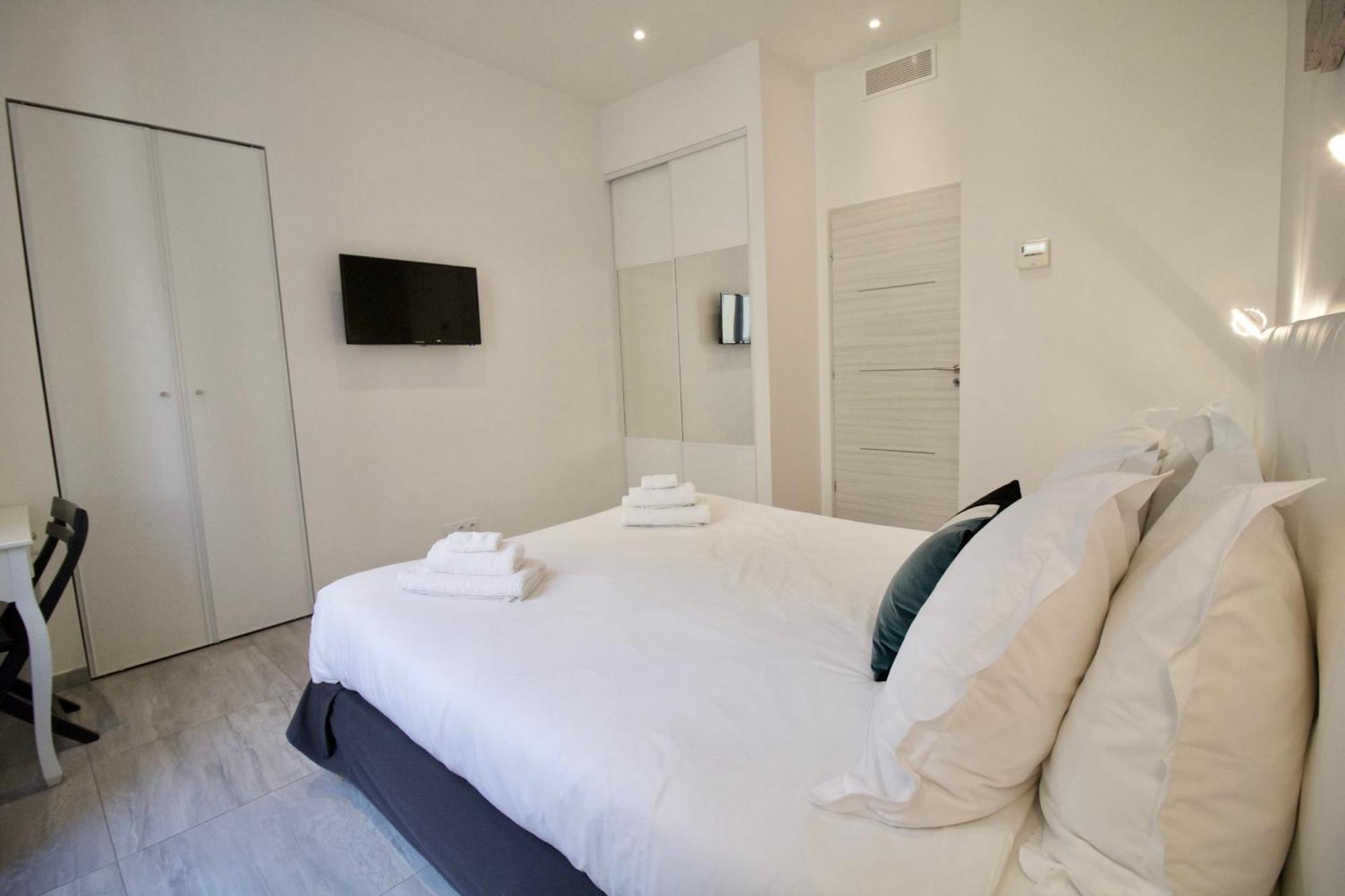 4 Bedrooms 4 Bathrooms Terrace Cannes