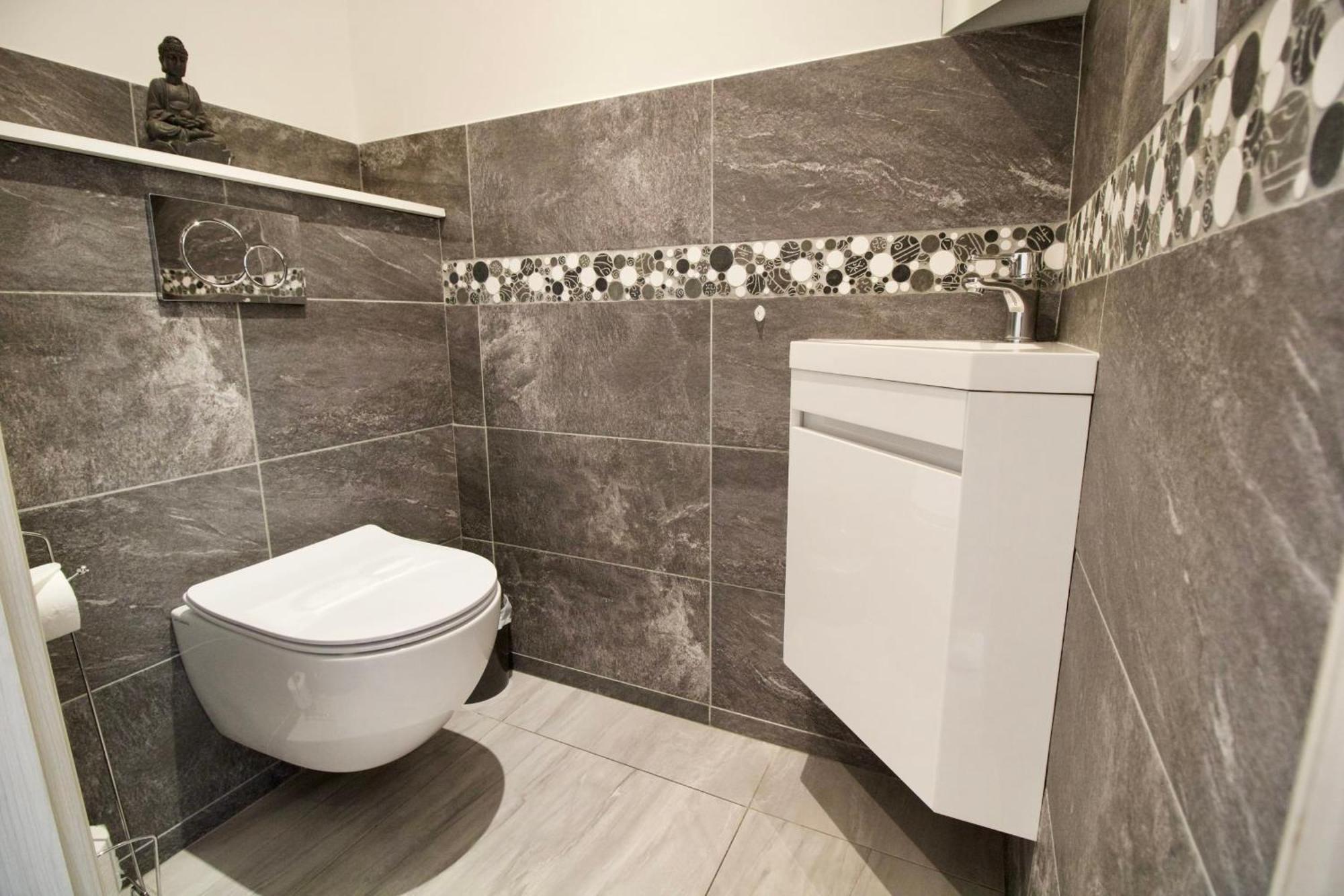 4 Bedrooms 4 Bathrooms Terrace Apartment *