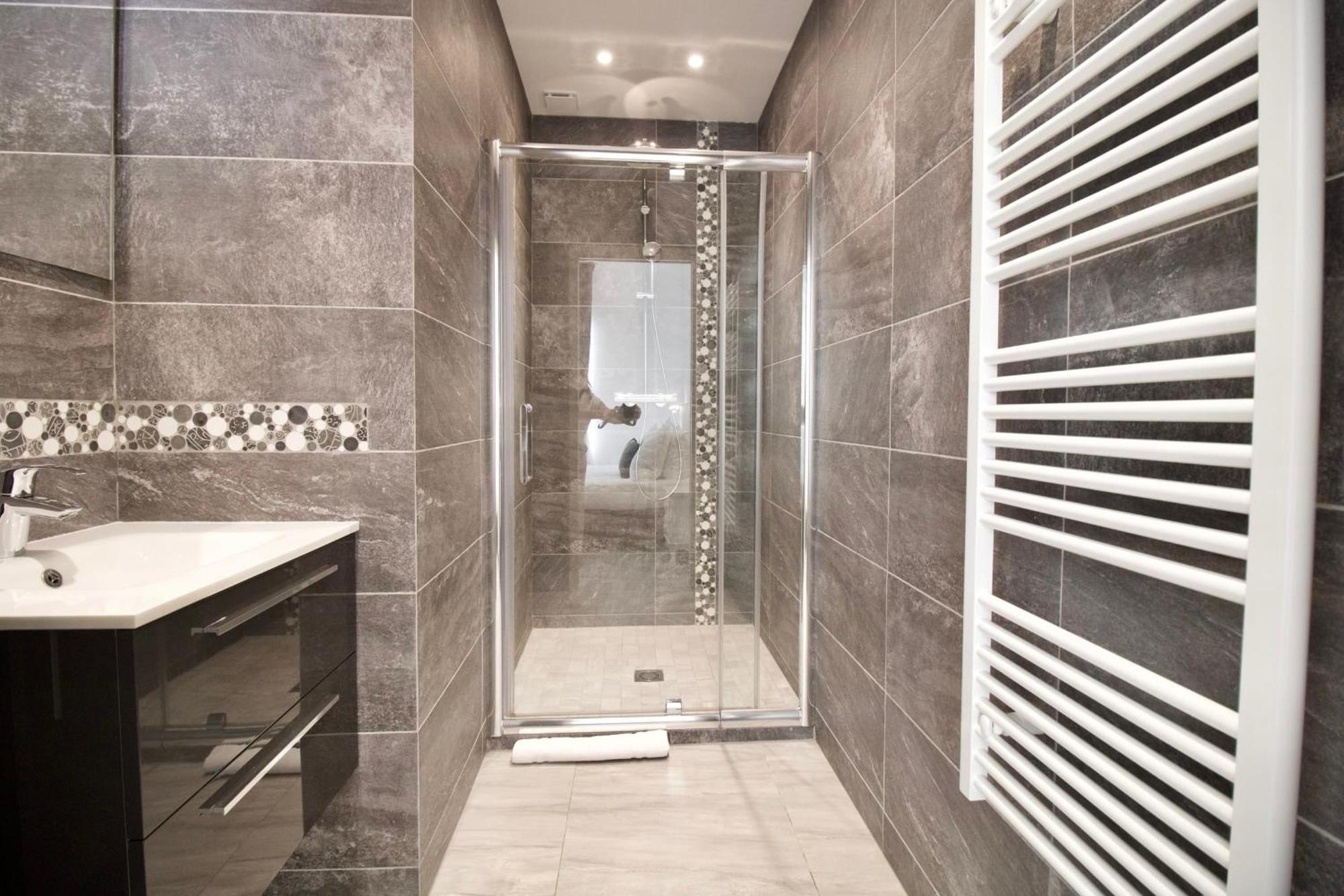 4 Bedrooms 4 Bathrooms Terrace *