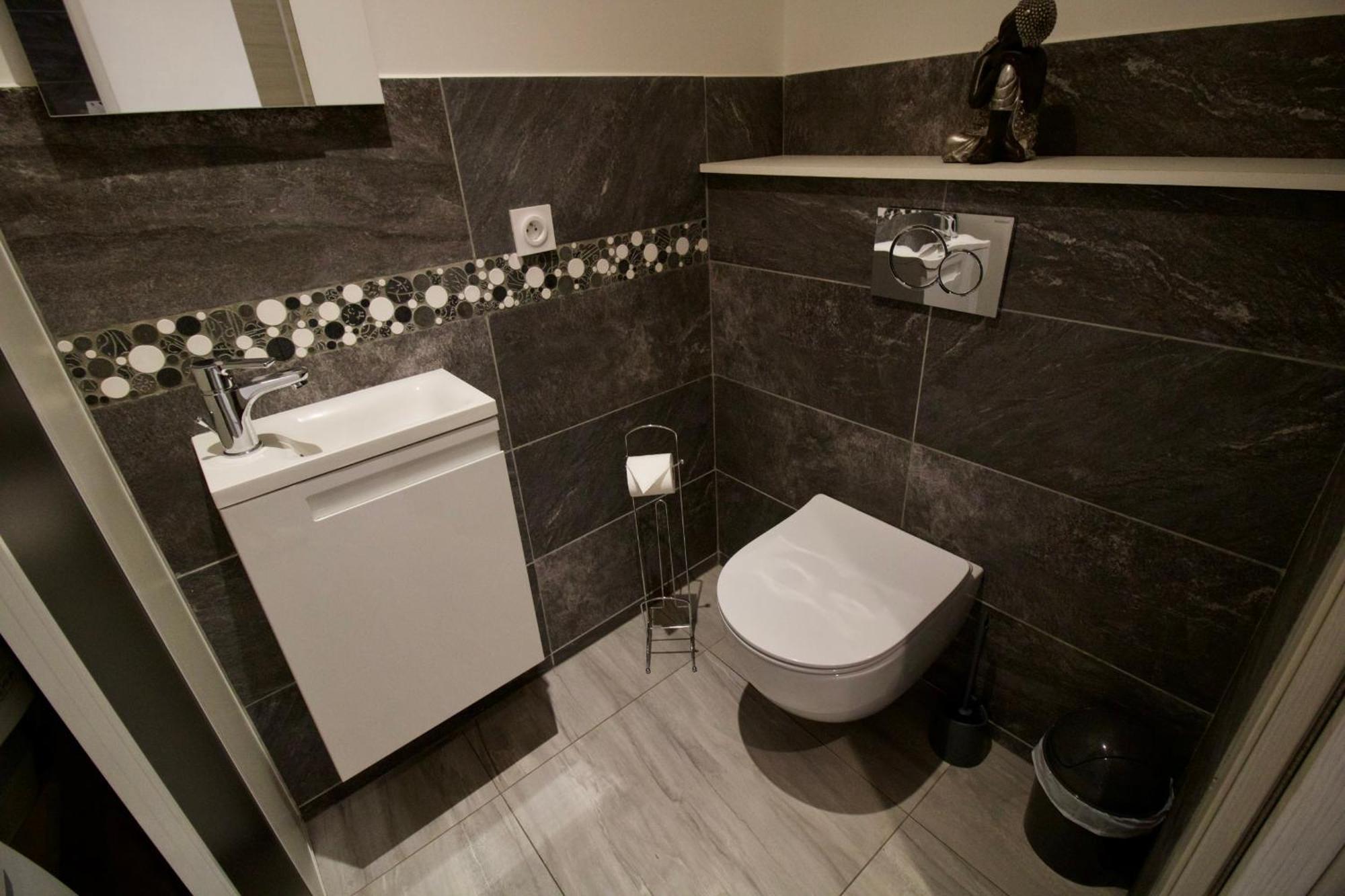 4 Bedrooms 4 Bathrooms Terrace