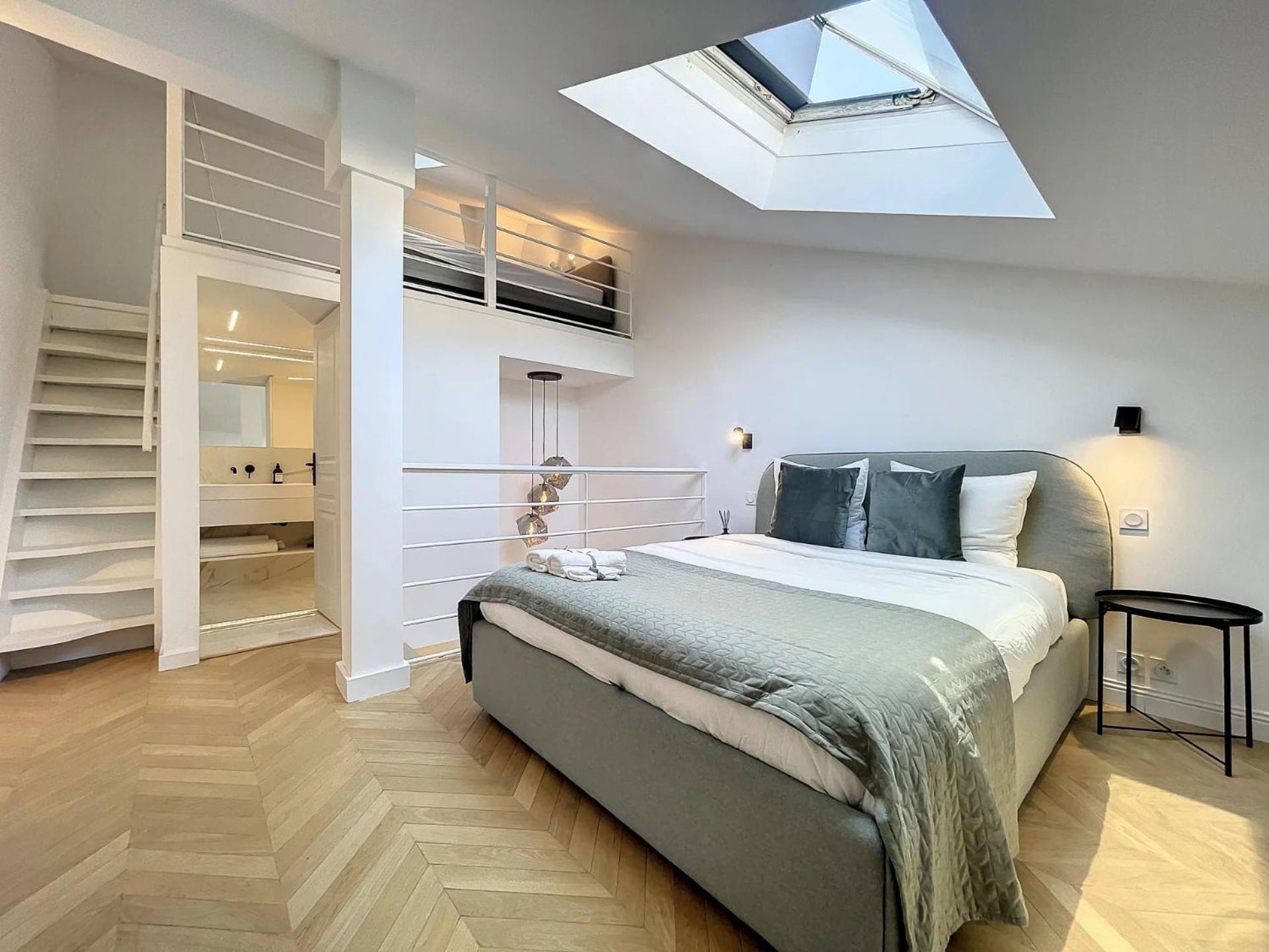 : Duplex A 5 Minutes A Pied Du Palais Des Festivals