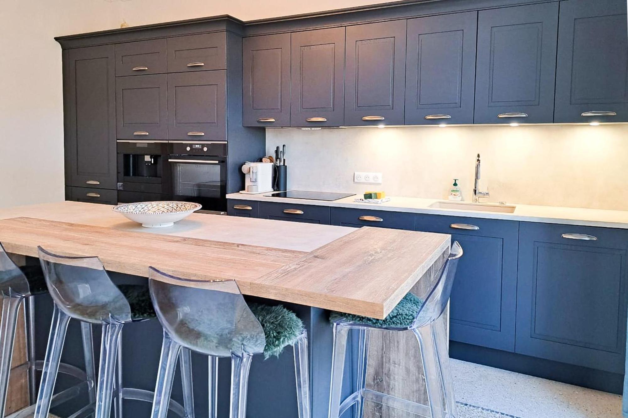 Superb 3br With Ac Sea View Parking And Garden - Benakey Apartment *