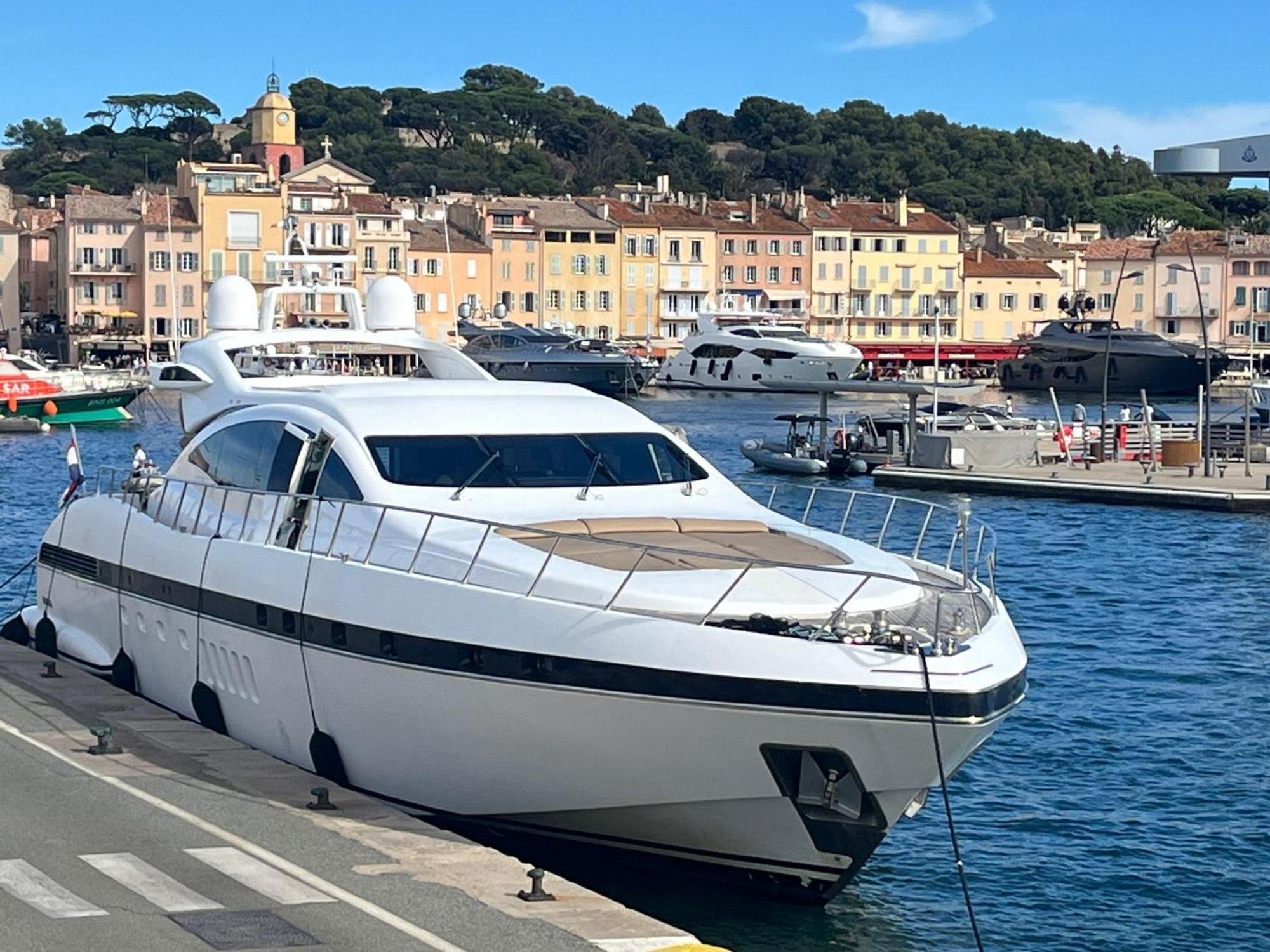 Bateau Mangusta 92 *