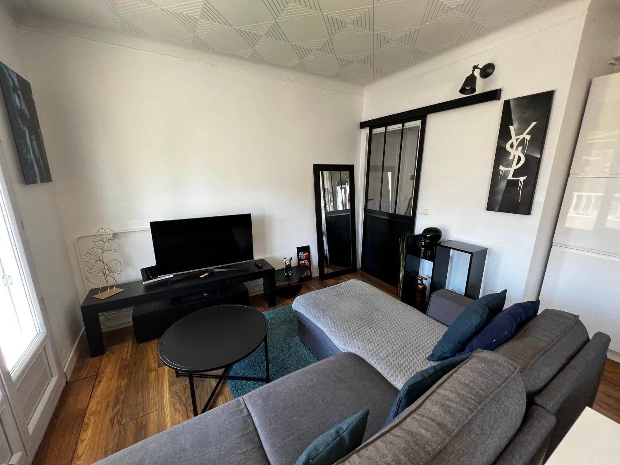 Apartment T2 Proche Centre Et Palais Avec Terrasse ! *