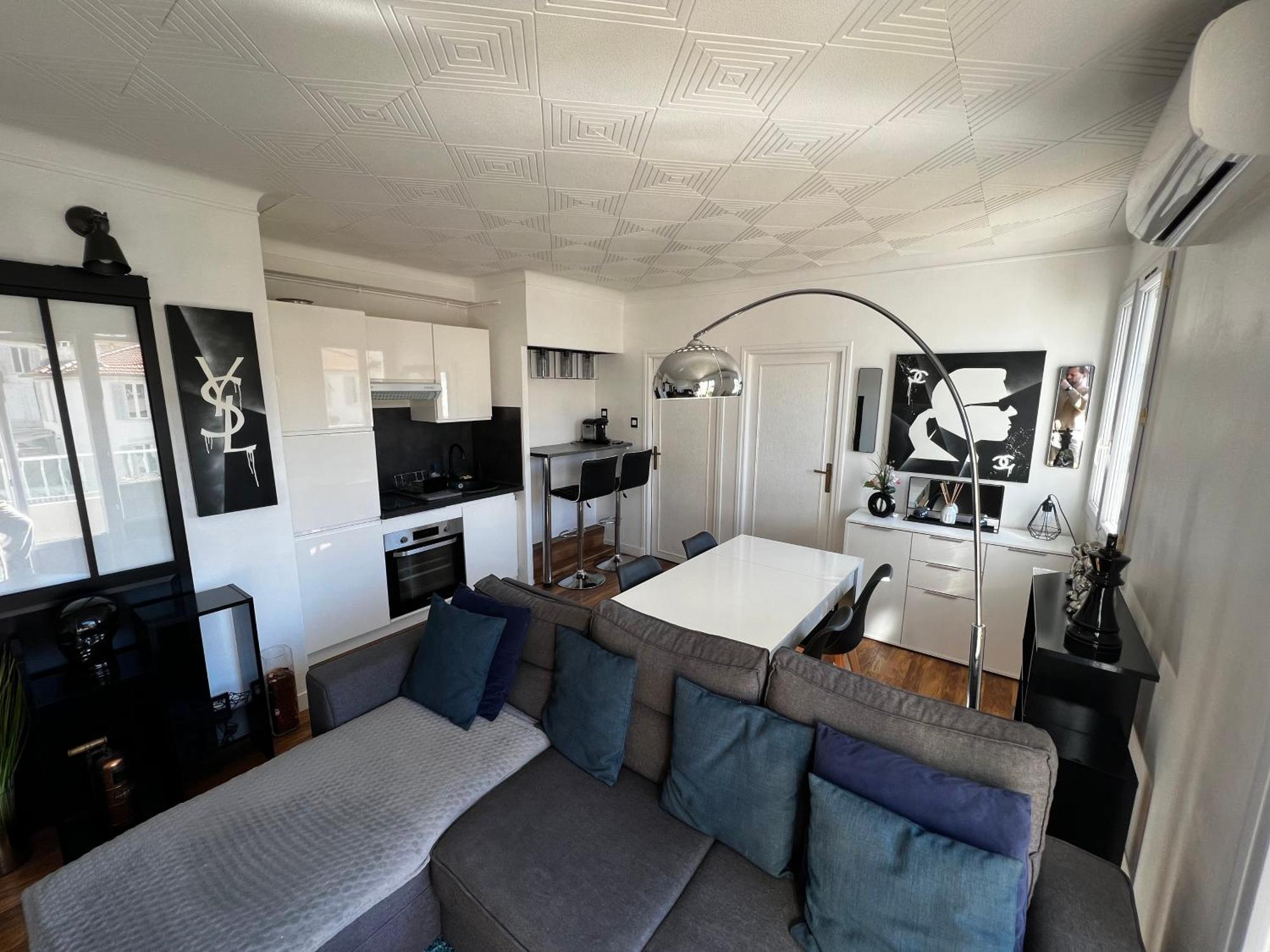 T2 Proche Centre Et Palais Avec Terrasse ! * Cannes