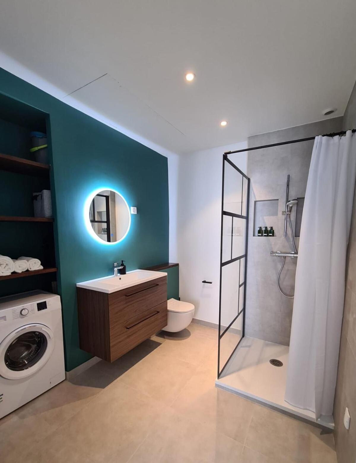 2 Bedrooms 5 Min Walk To Croisette Apartment