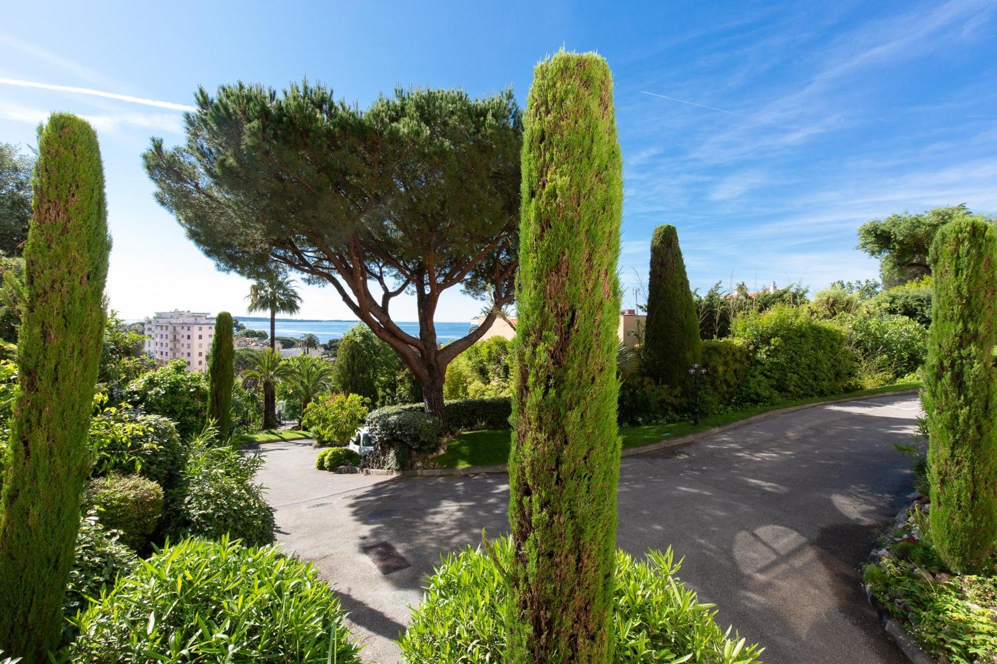 Apartment Cozy With Sea View, Swimming Pool And Greenery *