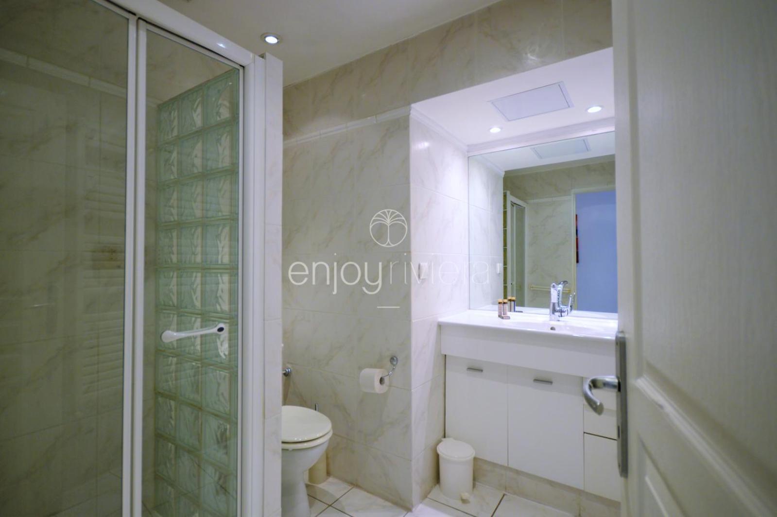 Palais Miramar - White Jardin - 20m Cannes