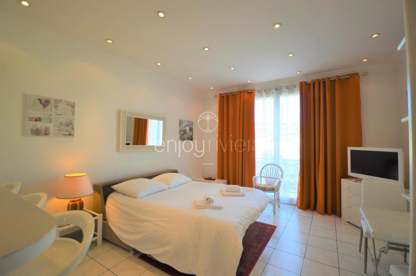 Palais Miramar - White Jardin - 20m