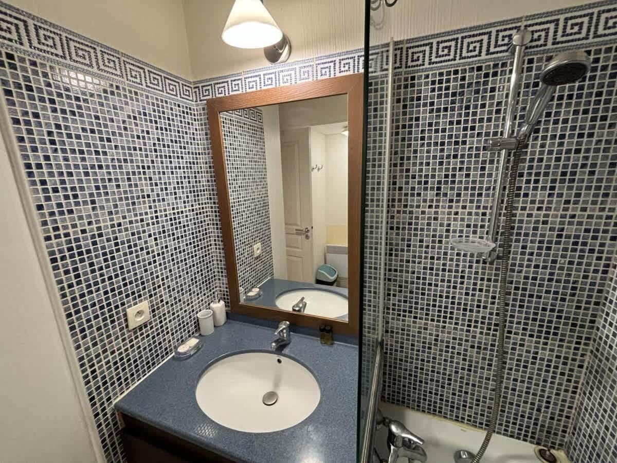 Le 293 Apartment