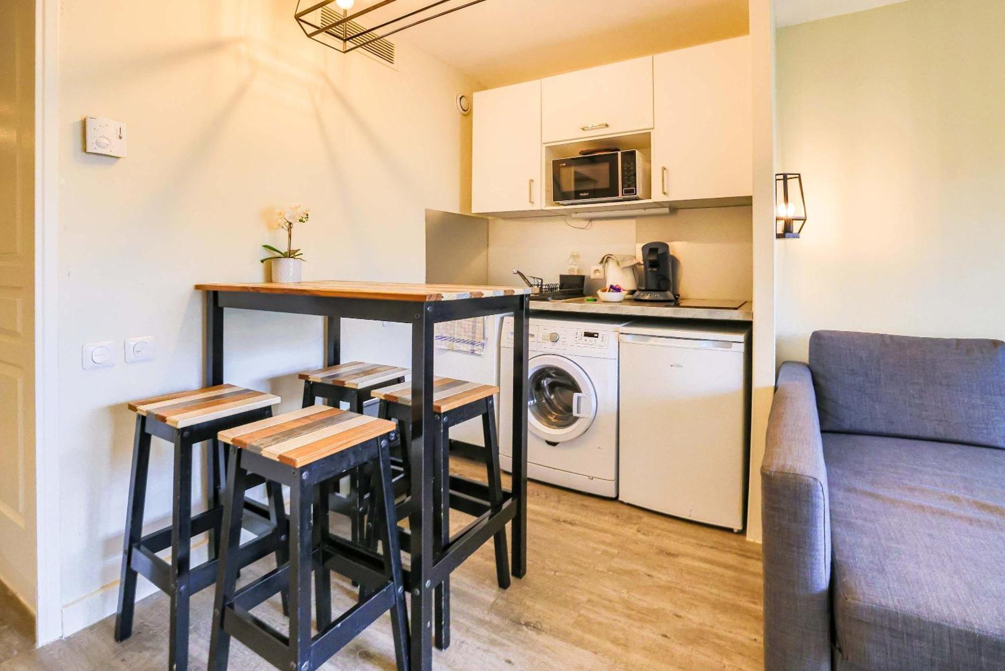 Le 408 - Cosy Avec Balcon & Piscine Apartment