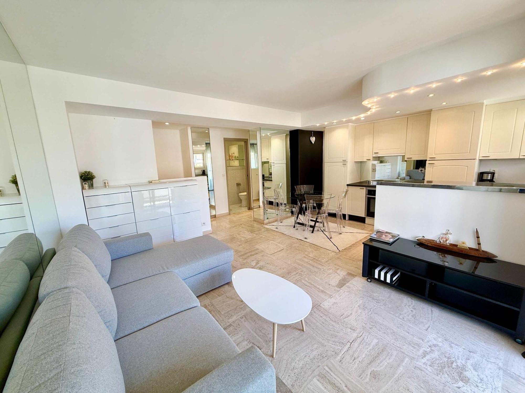 B009 Superbe Au Centre A Proximite De La Croisette * Cannes