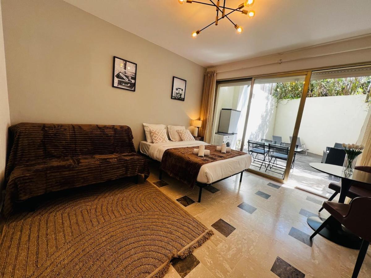 Esterel Large With Terrace *