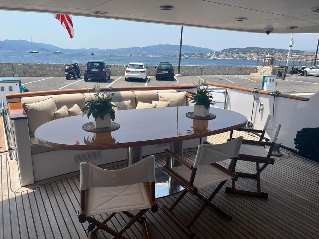 Riva 130 Botel *