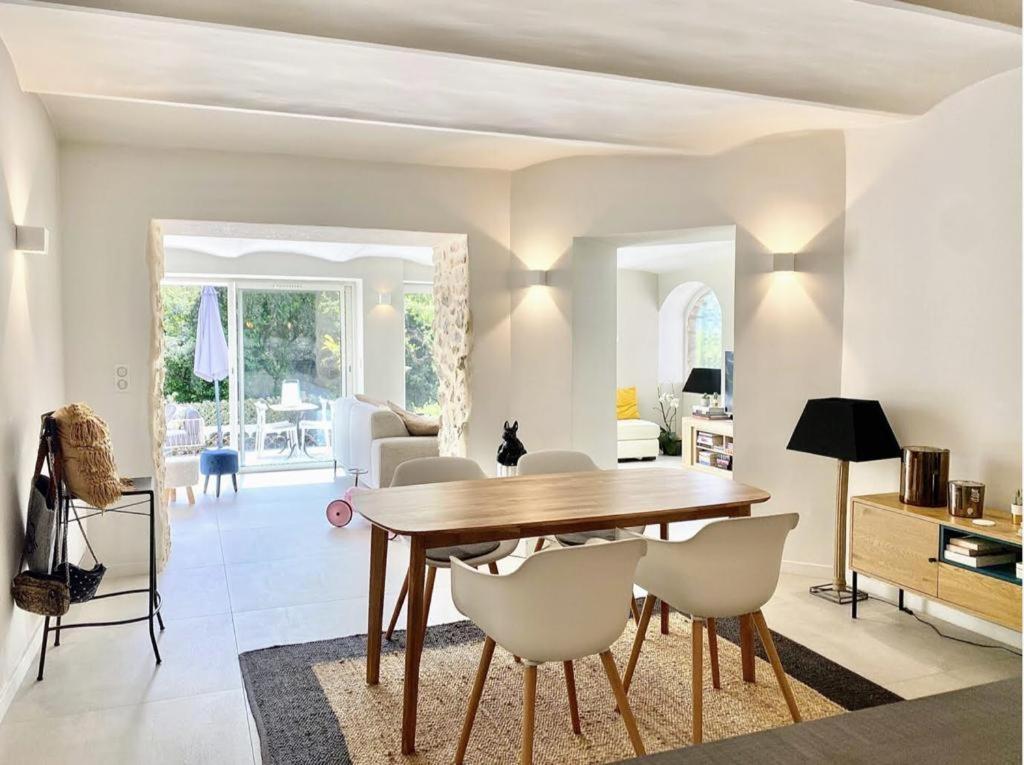Lovely 2 Bedroom Garden In Cannes