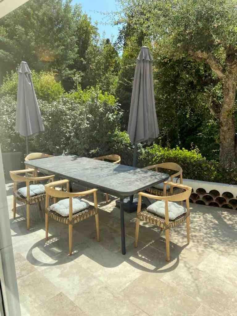 Lovely 2 Bedroom Garden In *