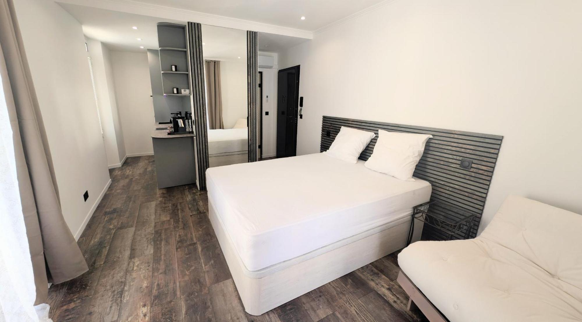 Ref Pinson Apartment Cannes