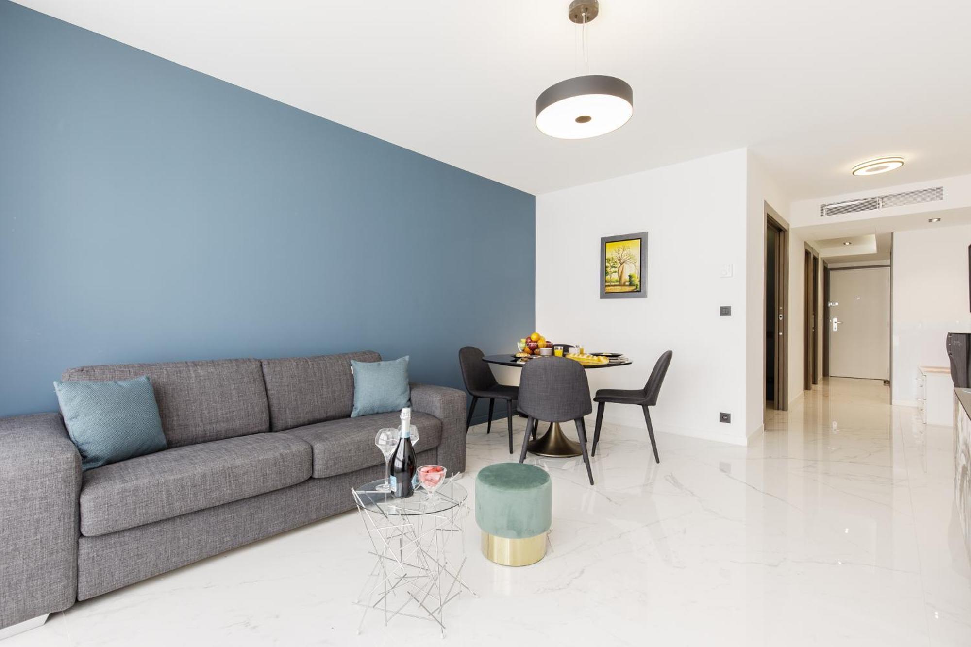 Apartment Gray D'albion 3i7 Yourhosthelper