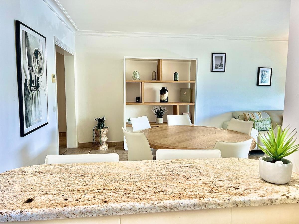Appartement Luxurious 2-bedroom Pointe Croisette, Sea View, Private Parking Cannes