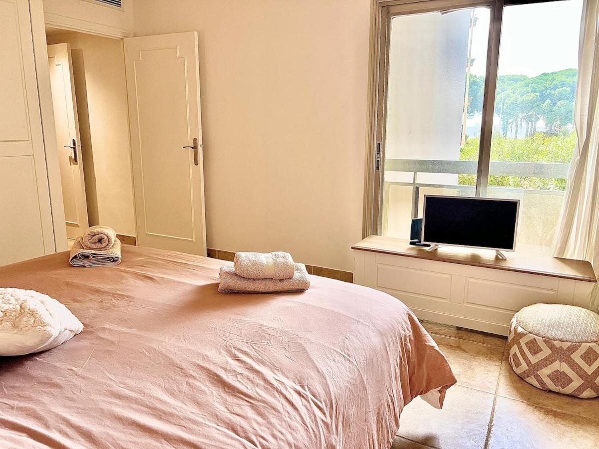 Appartement Luxurious 2-bedroom Pointe Croisette, Sea View, Private Parking *