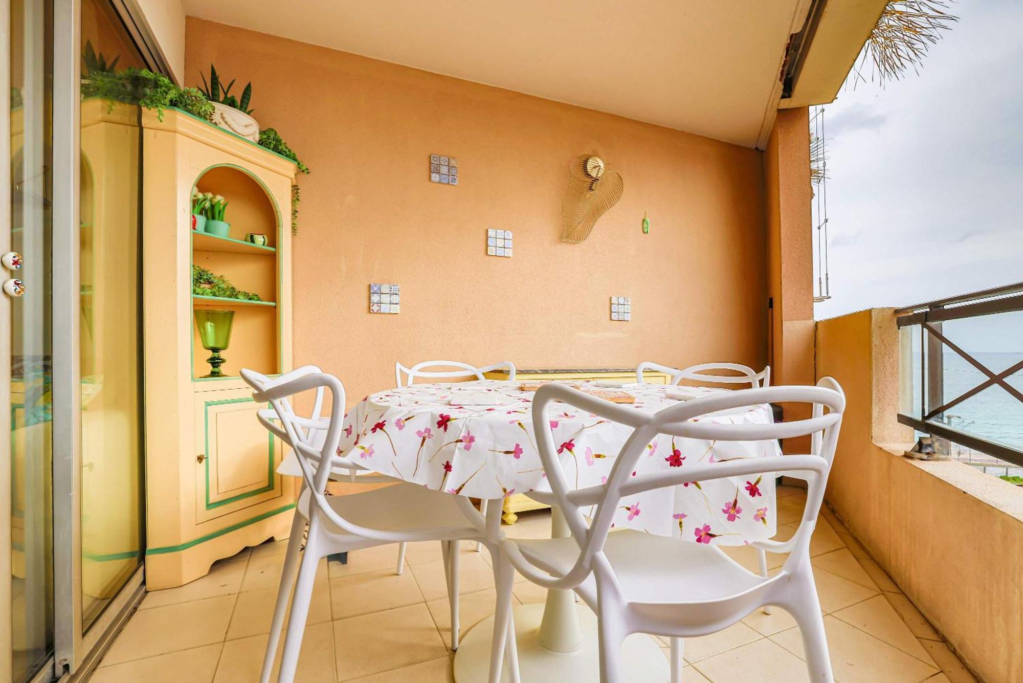 Le 497 Apartment