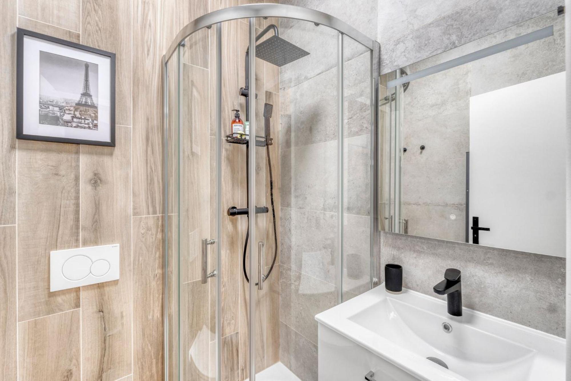 Apartment F2 Rue Des Freres Pradignac , Hypercentre 2 Min From Palais Of Festivals Cannes