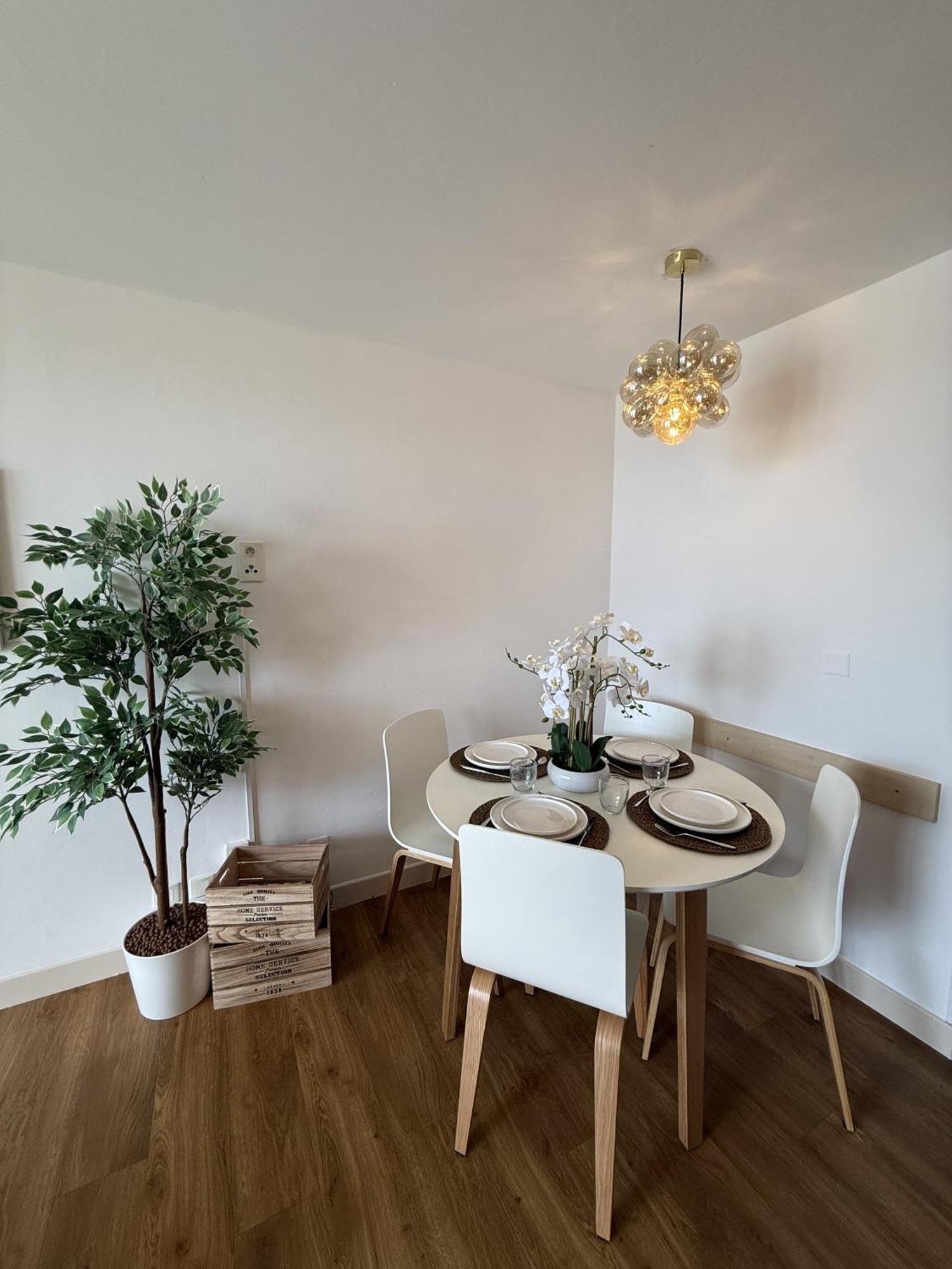 Studio Vue mer et Piscine Climatisation Wifi