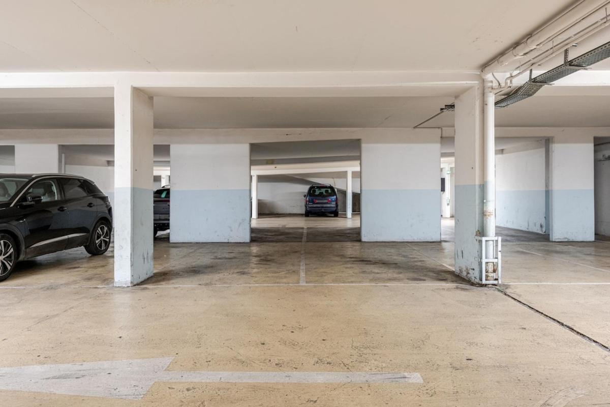Apartment With Garden, Pool, Sea View And Parking