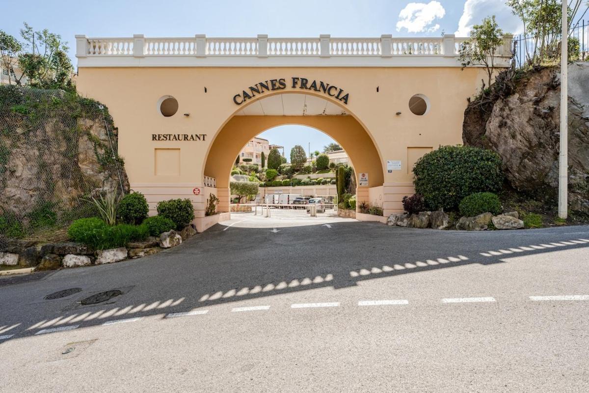With Garden, Pool, Sea View And Parking * Cannes