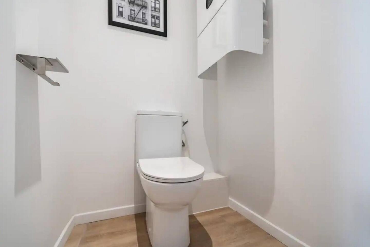 Steps From The Palace, Beach, Center Apartment *