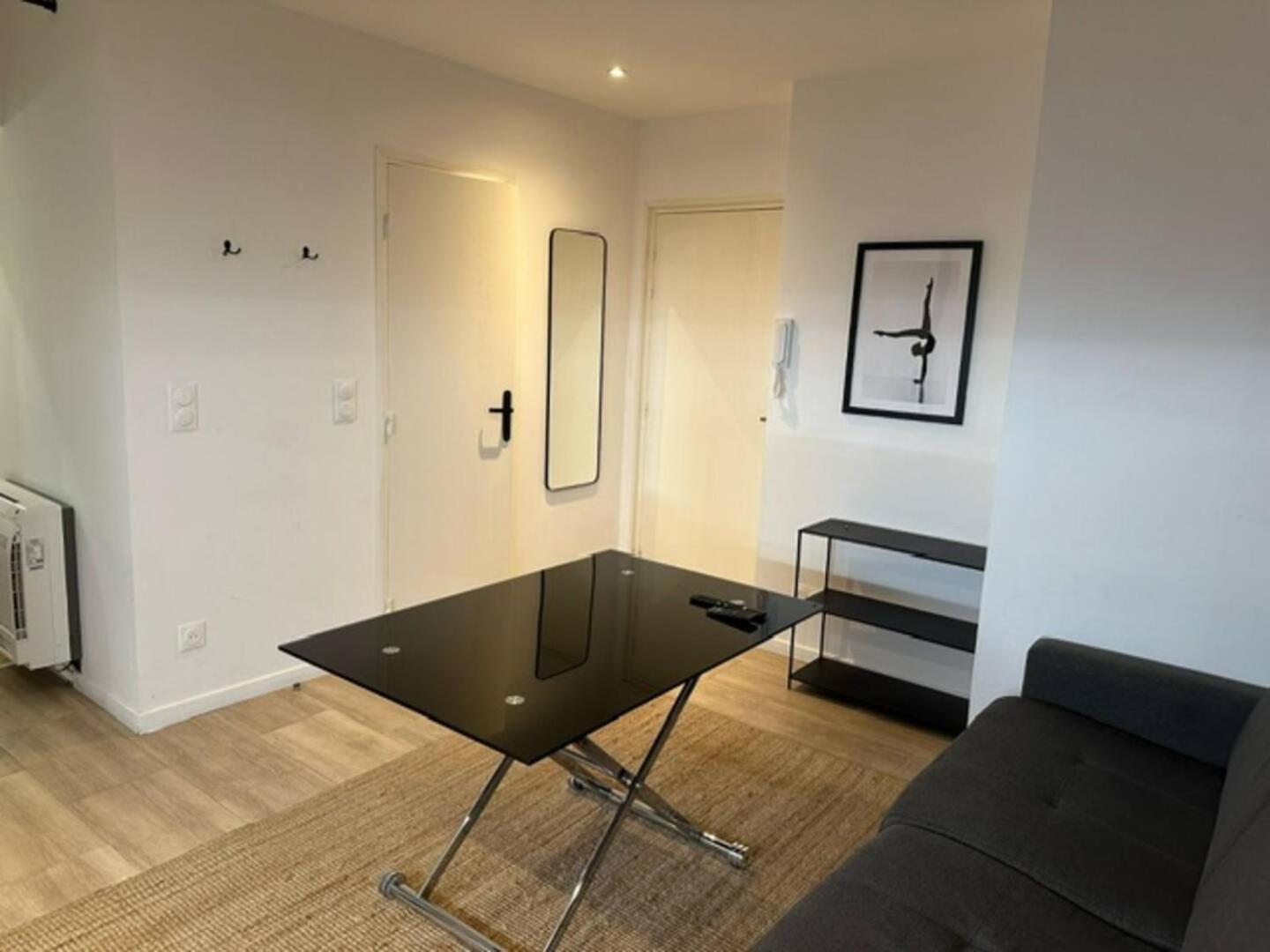 Steps From The Palace, Beach, Center Apartment
