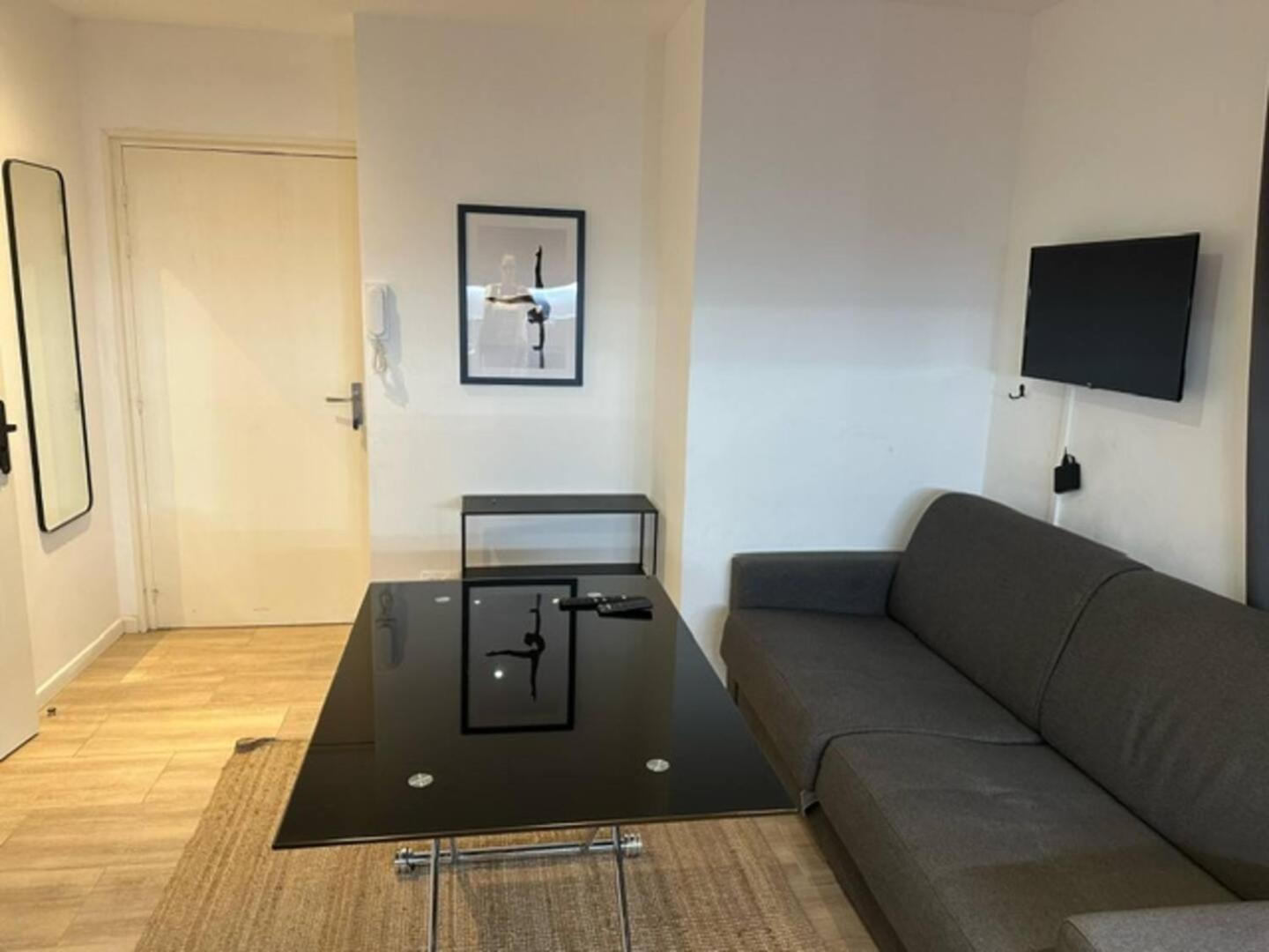Apartment Steps From The Palace, Beach, Center Cannes