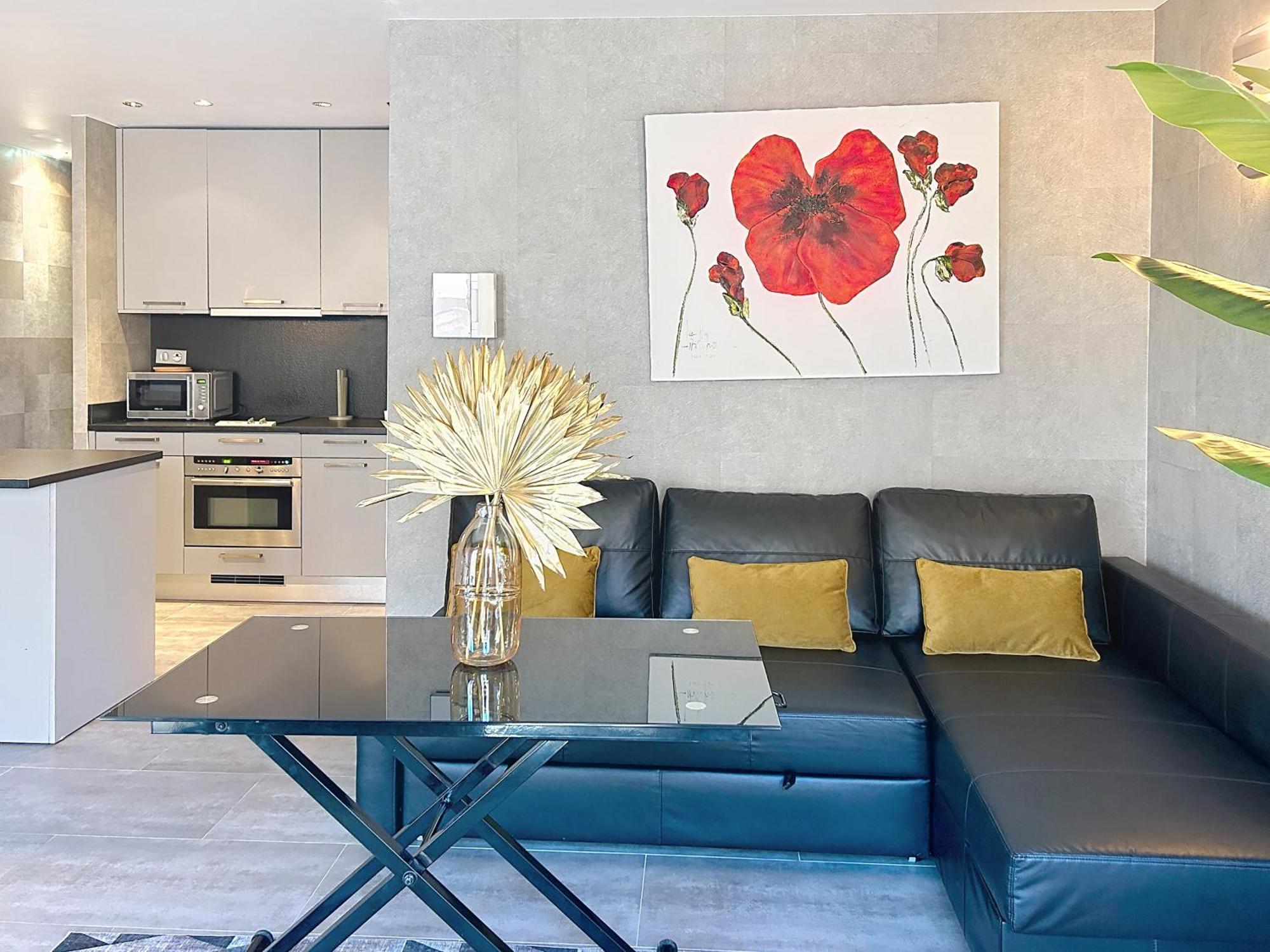 Hoche Apartment *