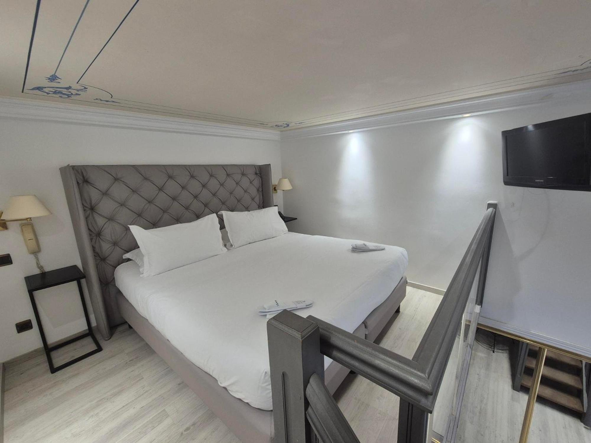 Golden Tulip De Paris 4*