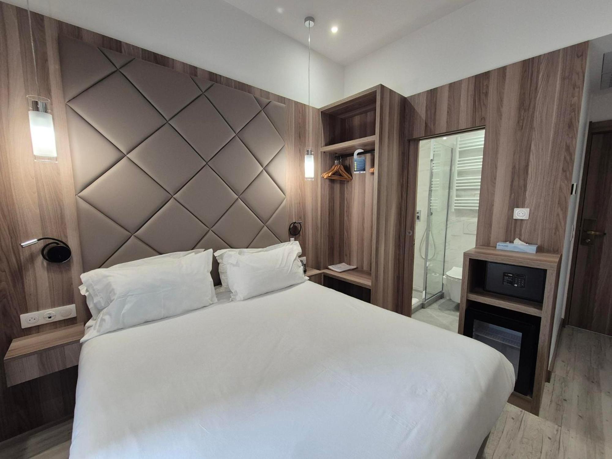 Golden Tulip De Paris