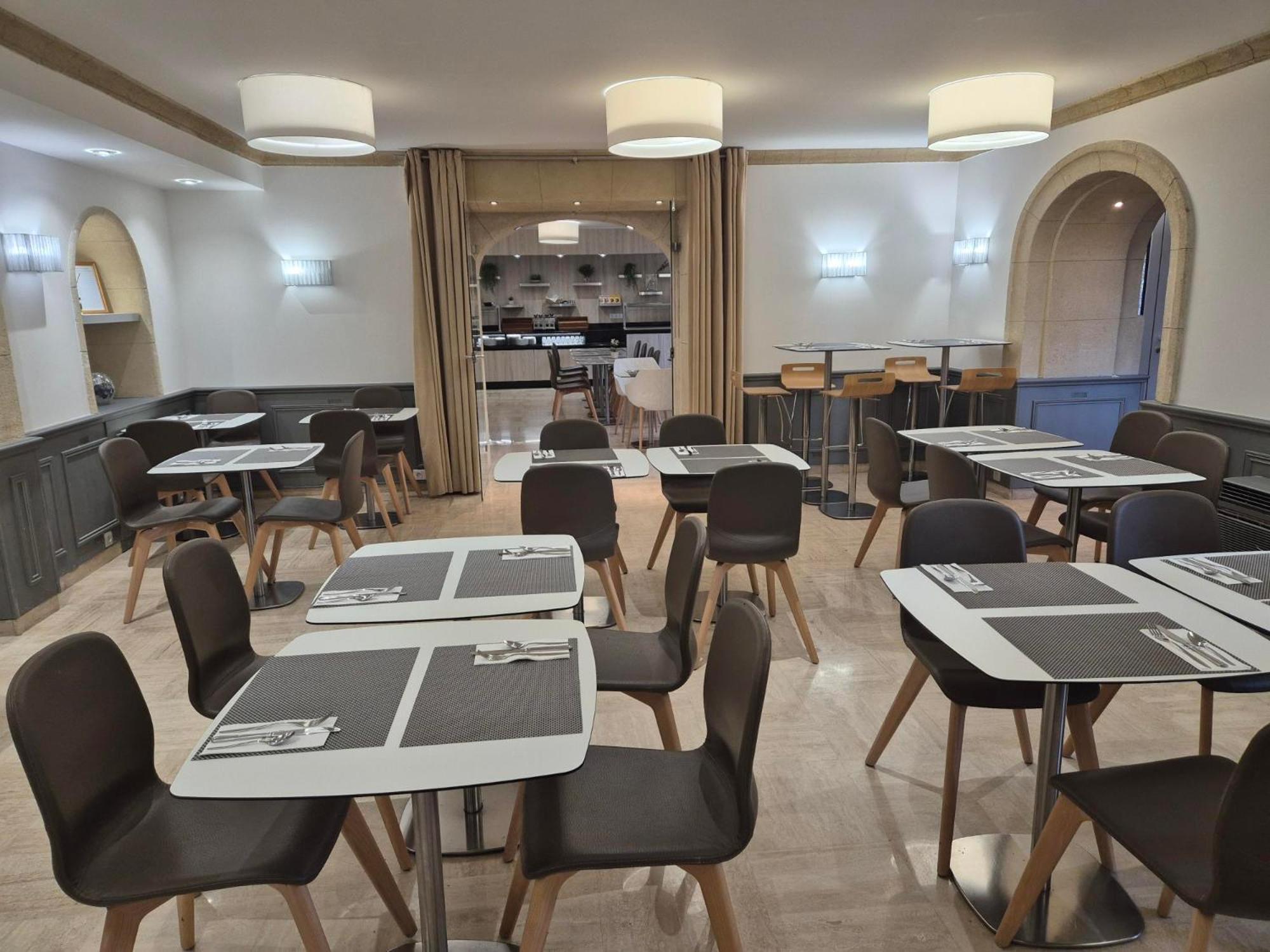 Hotel Golden Tulip De Paris 4*