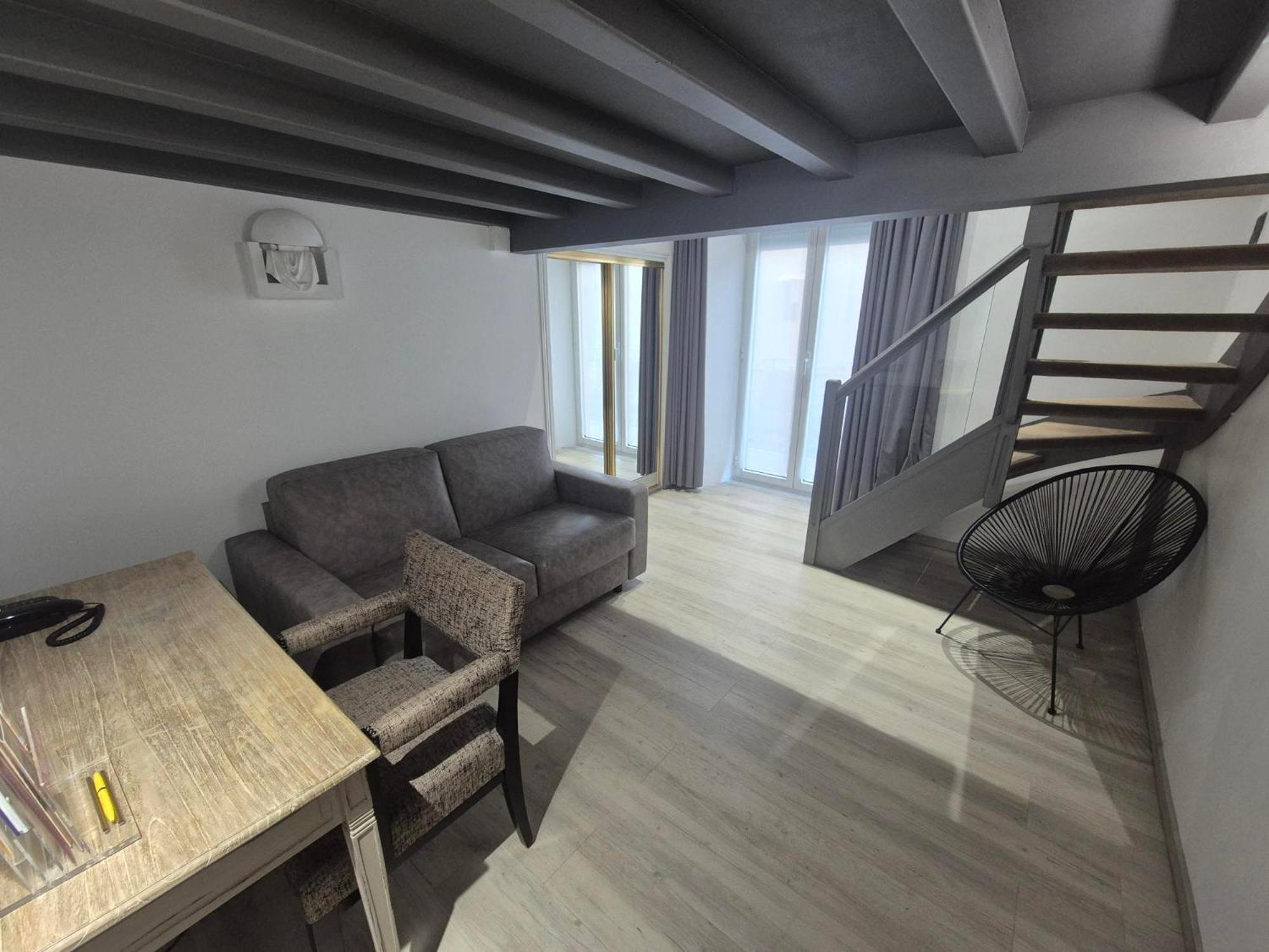 Golden Tulip De Paris