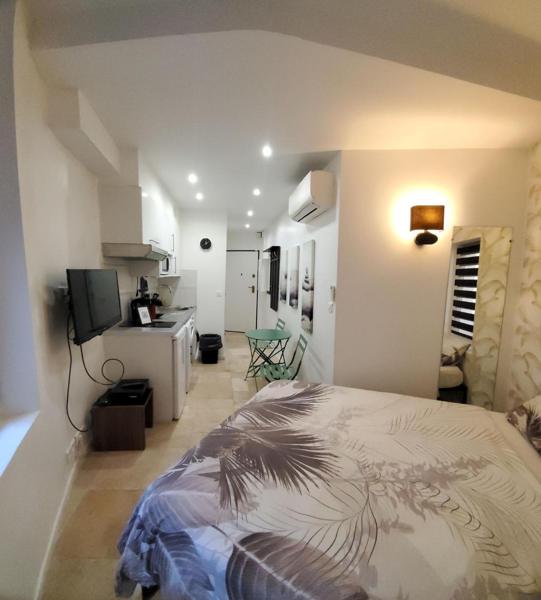 Apartment Centre Forville Cannes
